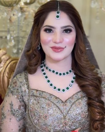 خوبرو اور جاذب نظر آنے کے لیے پروسیجر کروایا