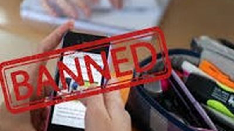 پنجاب بھر کے سرکاری اور نجی اسکولز میں موبائل فونز پر پابندی عائد