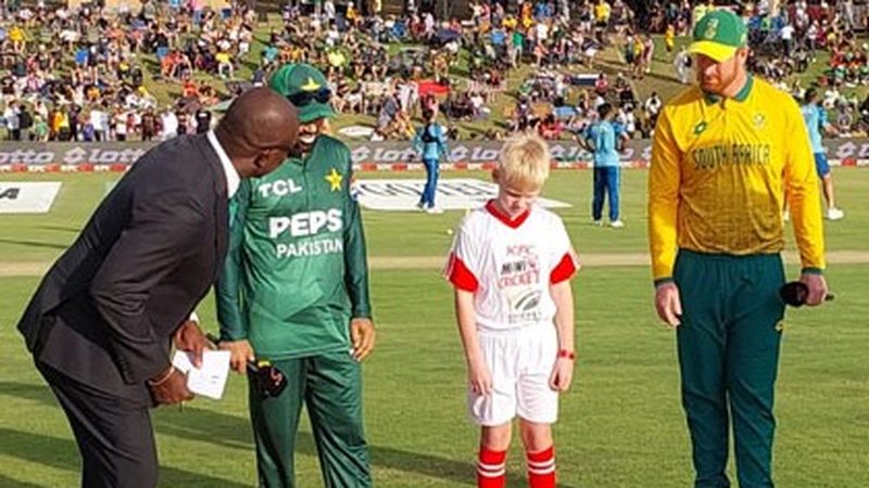 دوسرا T20: پاکستان ٹاس جیت کر پہلے بیٹنگ کا فیصلہ