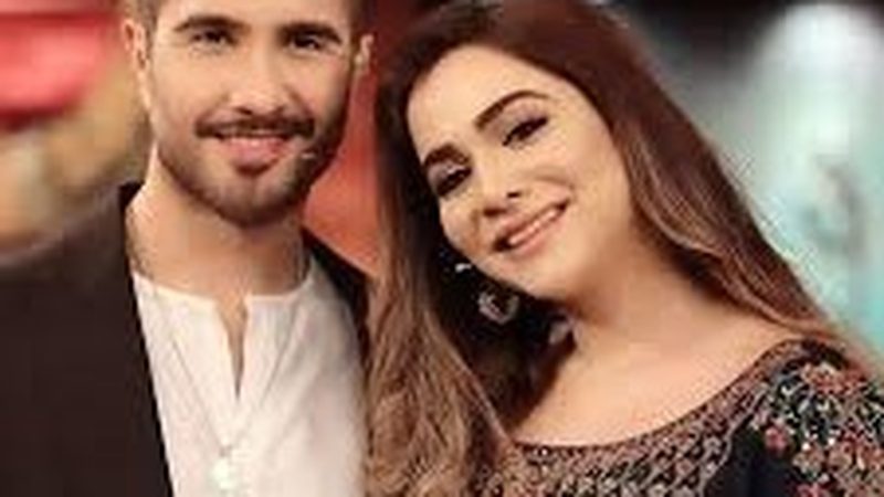 فیروز خان کی دوسری اہلیہ سے علیحدگی : بہن حمائمہ ملک نے سختی سے رد کر دیا
