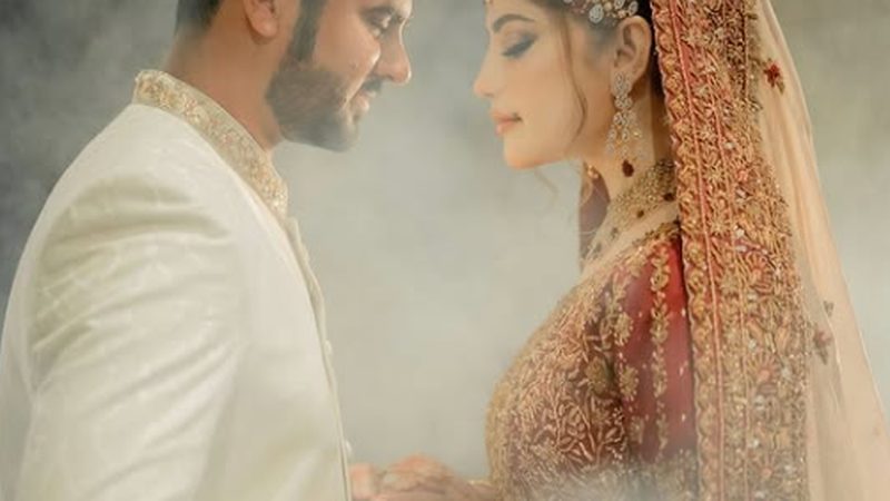 نیلم منیر کی شوہر کو بوسہ دینے سے روکنے کی ویڈیو وائرل