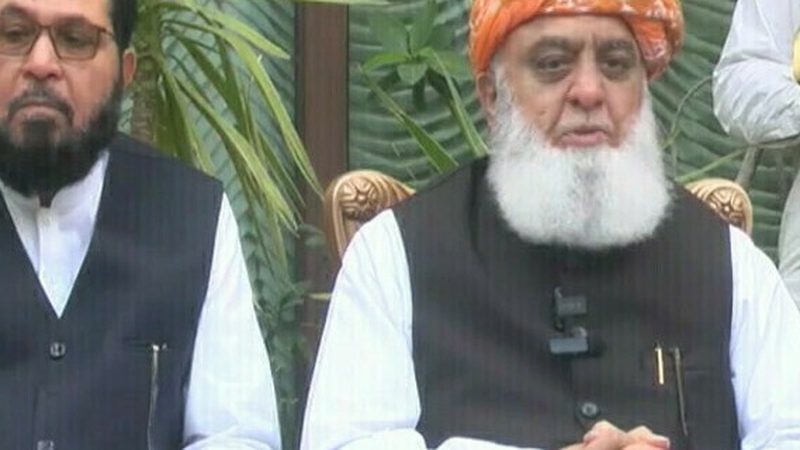 سیاستدانوں کے غلط رویوں کی وجہ سے پارلیمنٹ بے معنی ہوگئی: مولانا فضل الرحمٰن
