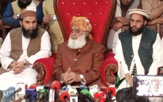 کندھا ہٹتے ہی حکومت نہیں رہیگی: مولانافضل الرحمن