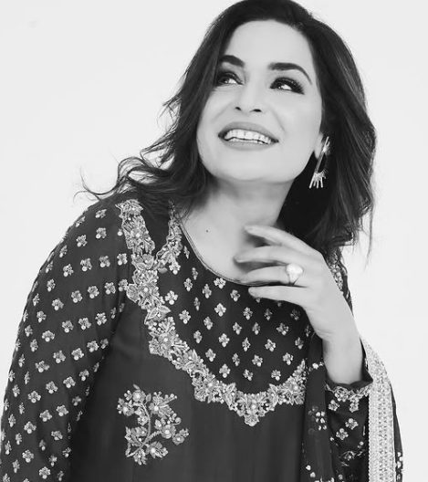 اداکارہ میرا پر خراب انگریزی کی وجہ سے برطانیہ میں 10 سال کی پابندی لگی: والدہ کا انکشاف