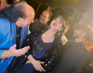 چاہت کیساتھ وینا ملک کا ڈانس، ویڈیو وائرل، صارفین کی تنقید