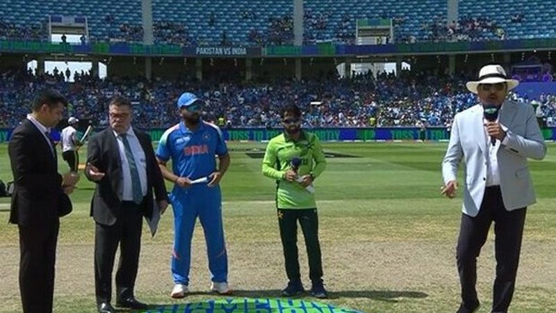 پاکستان کا بھارت کیخلاف بیٹنگ کا فیصلہ