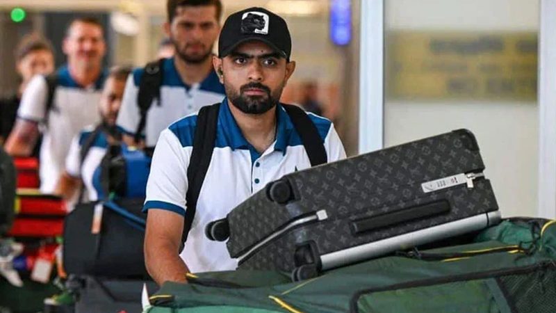 قومی ٹیم دبئی سے اسلام آباد خاموشی سے پہنچ گئی