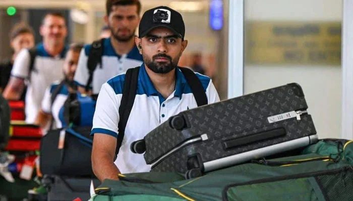 قومی ٹیم دبئی سے اسلام آباد خاموشی سے پہنچ گئی