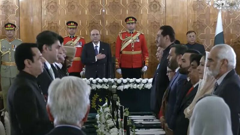 وزرا، وزرائے مملکت اور مشیروں نے حلف اٹھا لیا