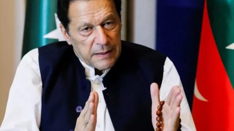بابر اعوان کی اڈیالہ میں عمران خان سے ملاقات