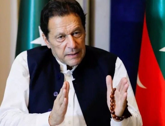 بابر اعوان کی اڈیالہ میں عمران خان سے ملاقات