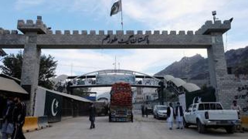 طورخم بارڈر پر تجارتی سرگرمیاں 27 دن بعد بحال