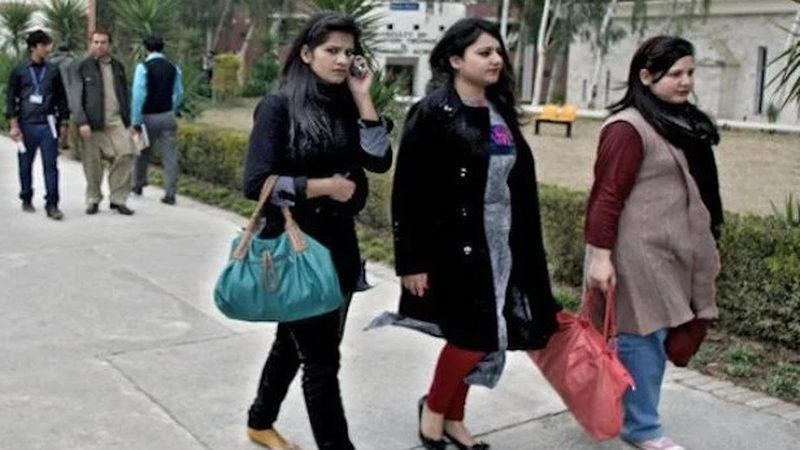 سندھ اسکول اساتذہ کے لیے ضابطہ اخلاق تیار