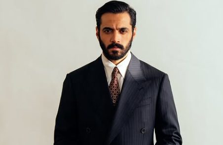 اگر آنسو نکل آئیں تو خود ہی پونچھ لینا