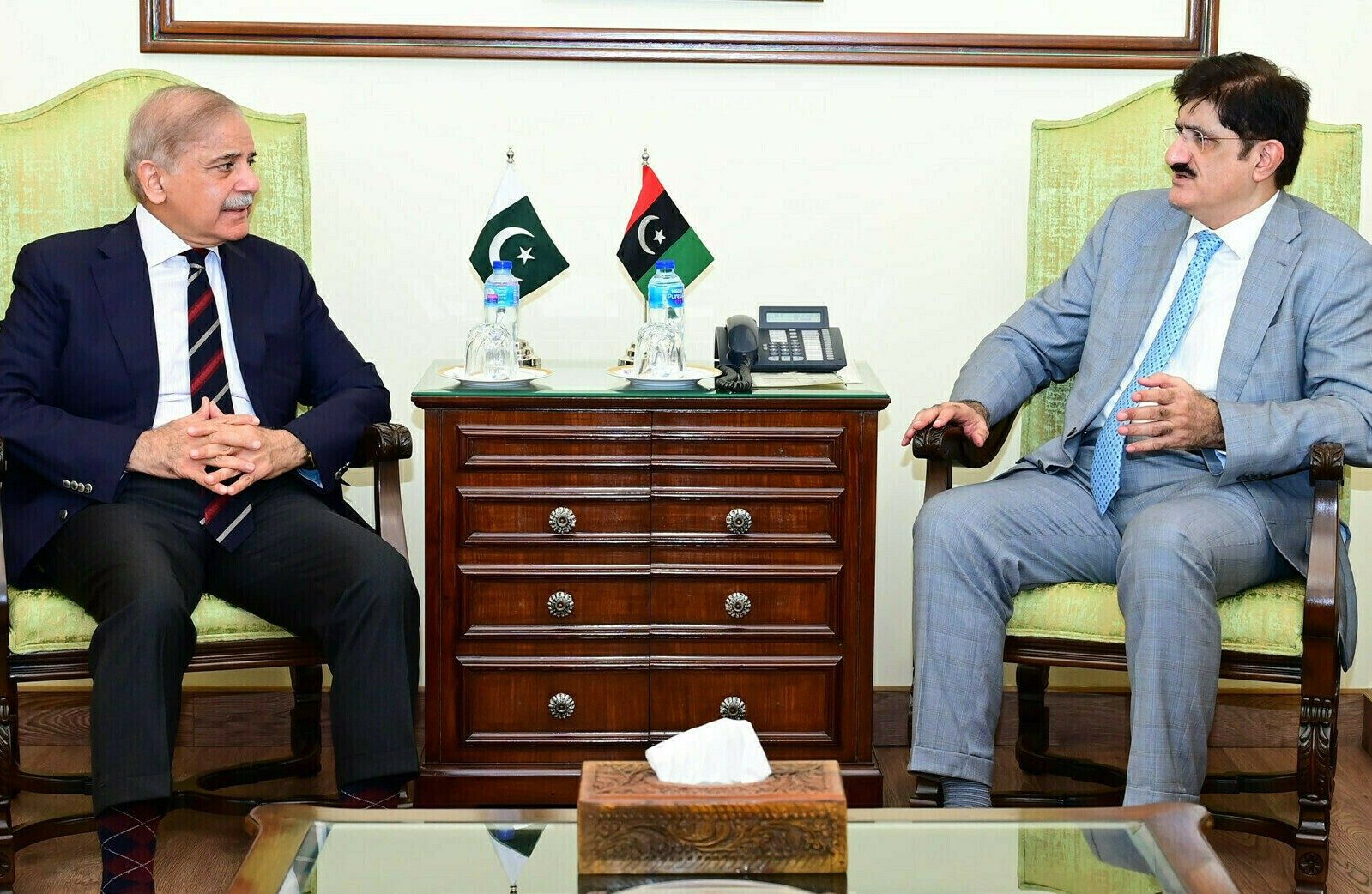 وزیراعظم، وزیراعلی سندھ کے درمیان ملاقات طے