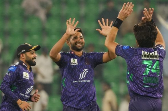 ملتان سلطانز کو 10 وکٹوں سے شکست