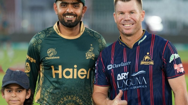 PSL10: کراچی کنگزکی بیٹنگ جاری