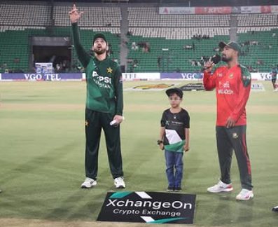پاکستان کا ٹاس جیت کر بیٹنگ کا فیصلہ