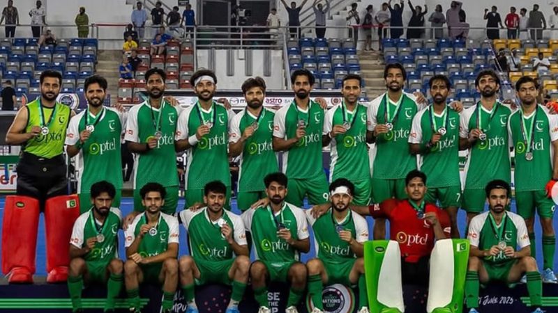 ظہرانے کی دعوت میں شرکت سے معذرت