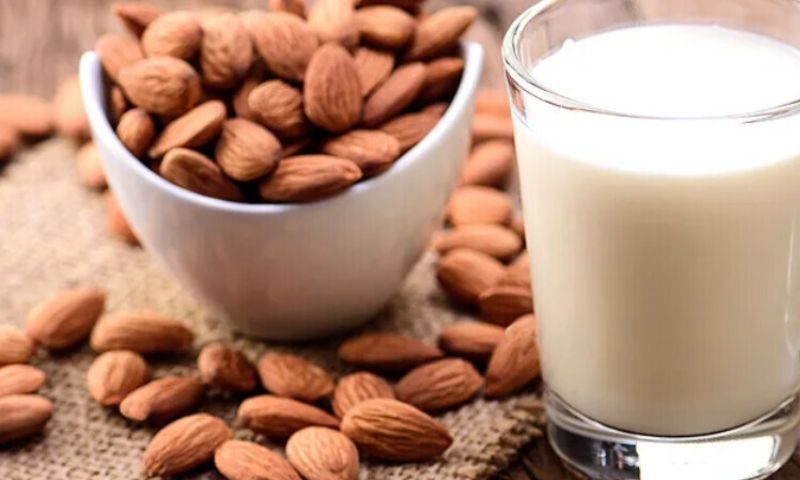 بادام کے دودھ کا زیادہ استعمال بھی کے منفی اثرات