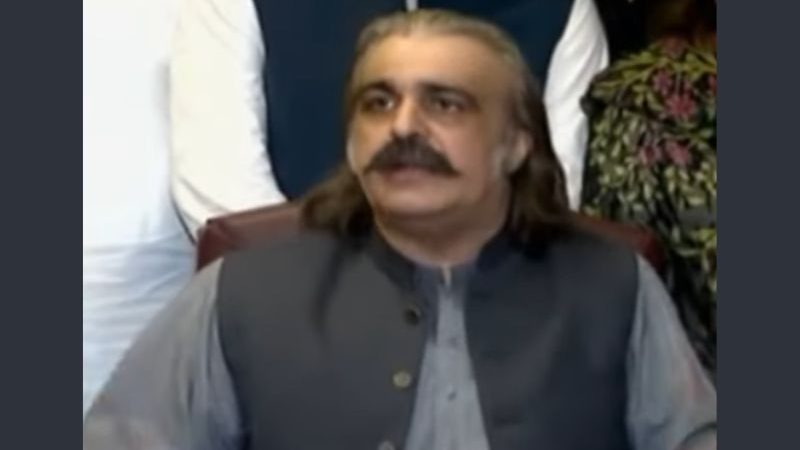گنڈاپور کا وزارتِ اعلیٰ چھوڑنے کا اعلان