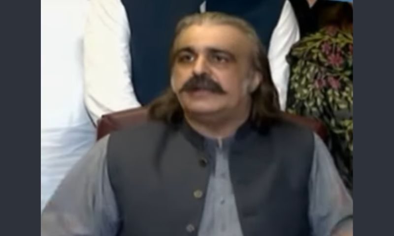گنڈاپور کا وزارتِ اعلیٰ چھوڑنے کا اعلان