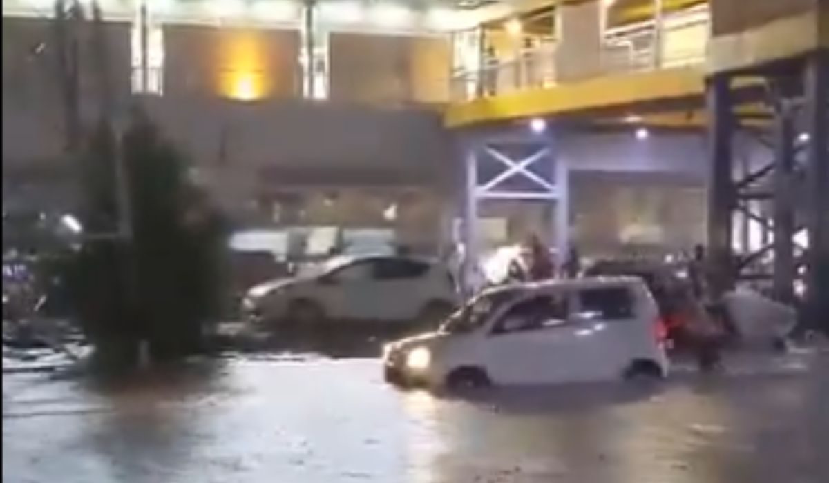 کراچی میں بارشوں سے سیلابی صورتحال، فوج طلب