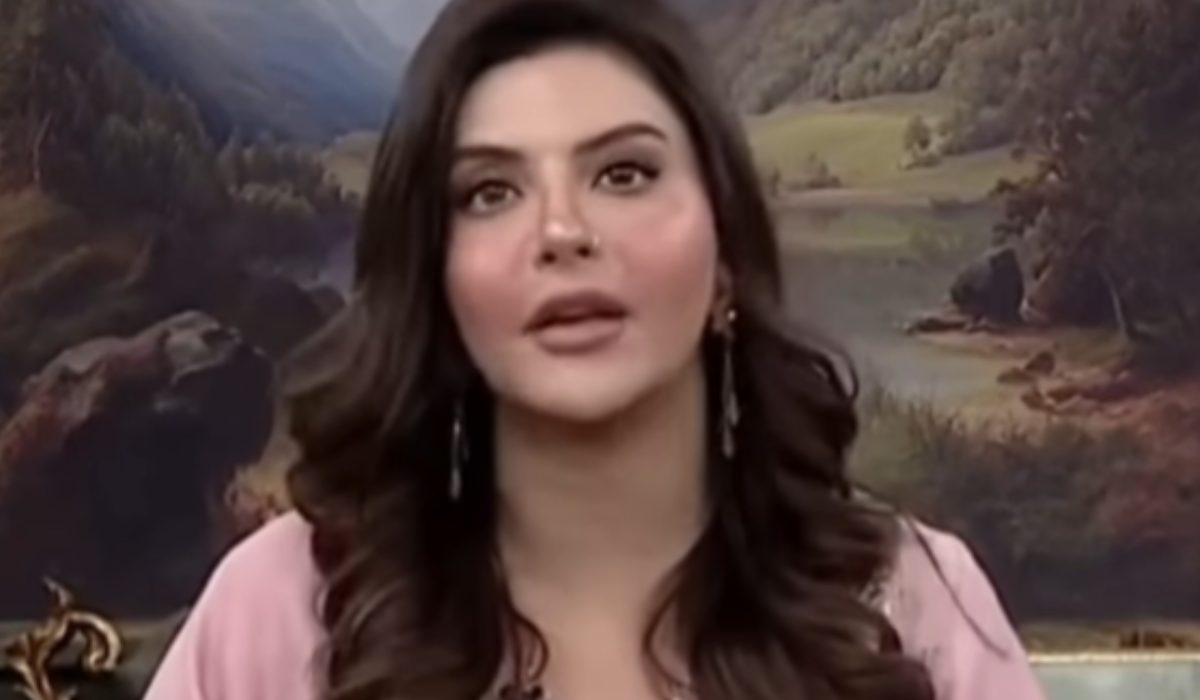ندا یاسر نے فوڈ ڈیلیوری رائیڈرز سے معافی مانگ لی