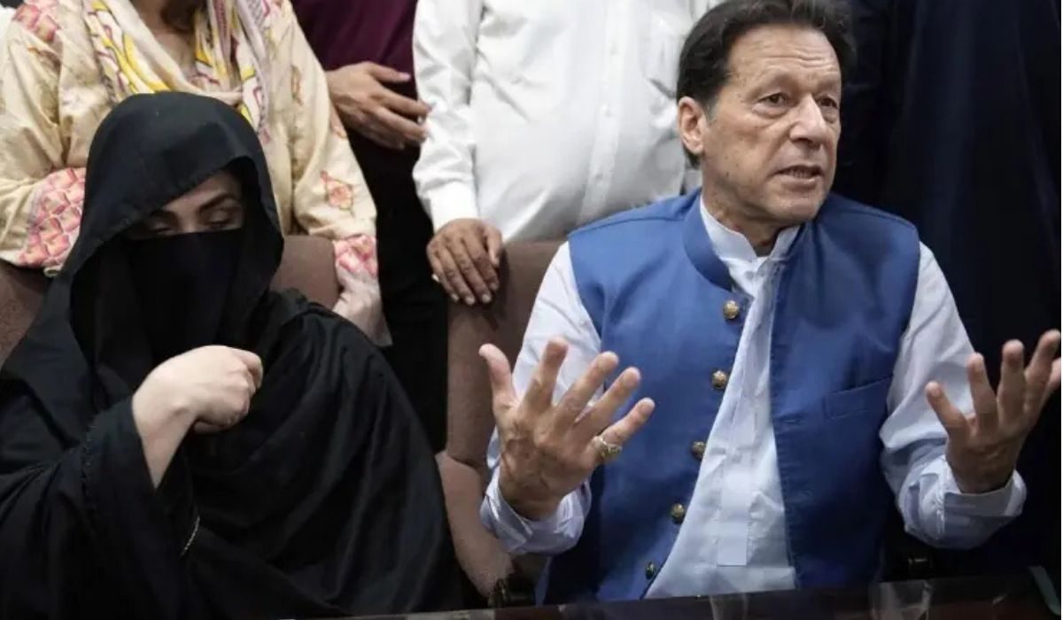 عمران خان اور بشریٰ بی بی کو 17، 17 سال قید