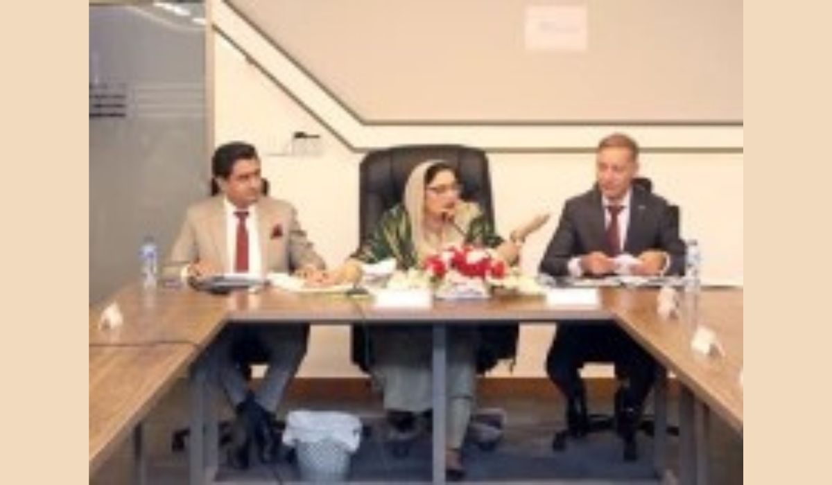 پرائیویٹ اسکولوں کی فیسوں پر تفصیلی بحث