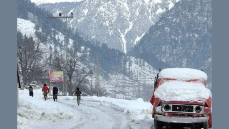 بالائی علاقوں میں برفباری، بارش کے بعد شدید سردی