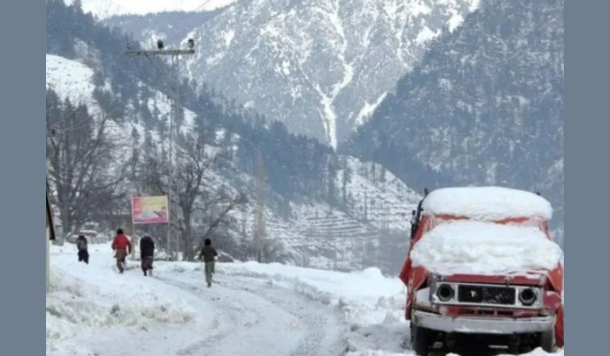 بالائی علاقوں میں برفباری، بارش کے بعد شدید سردی