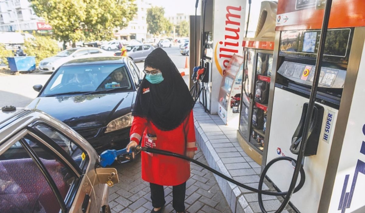 پیٹرولیم مصنوعات مہنگی ہونے کا امکان