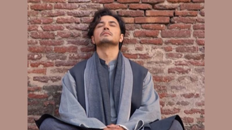 علی ظفر کی نئی نعت "سوہنا نبی" جاری