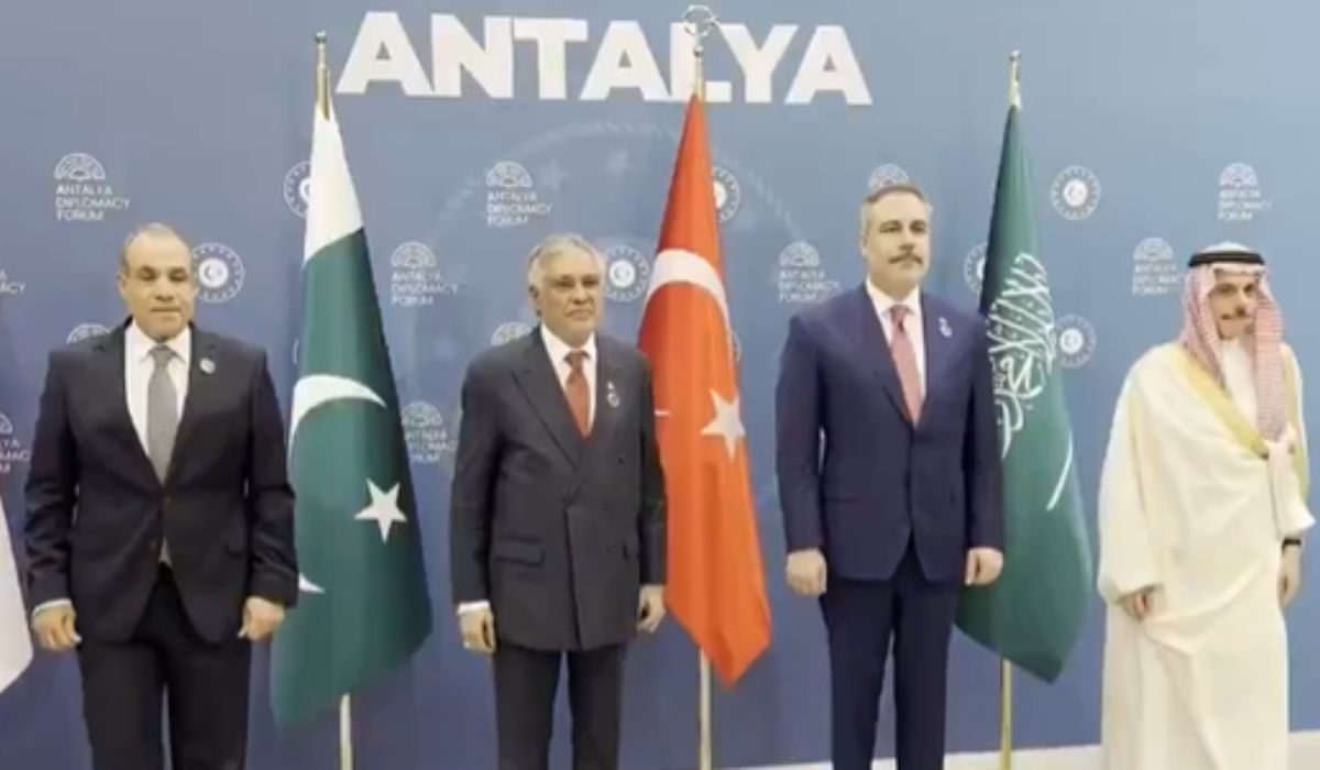 انطالیہ اجلاس: چار ملکی رابطہ تیز