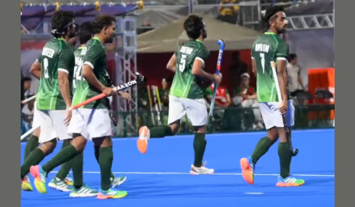 پاکستان تھائی لینڈ ہاکی میچ کے دوران قومی ٹیم کے کھلاڑی گول کرنے کی کوشش کرتے ہوئے، ایشین گیمز 2026 ناگویا