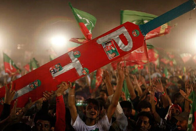پی ٹی آئی کے قافلوں کی اسلام آباد کی جانب روانگی کا سلسلہ شروع
