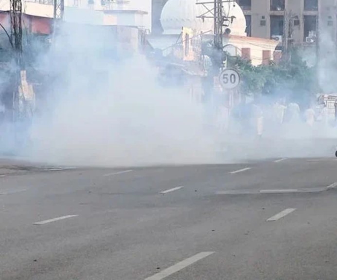 پی ٹی آئی کے قافلے سے پولیس پر آنسو گیس شیل فائر ہوئے: محسن نقوی